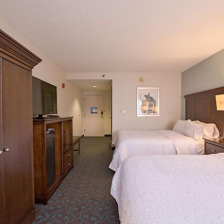 Hampton Inn Portsmouth Central Exterior photo