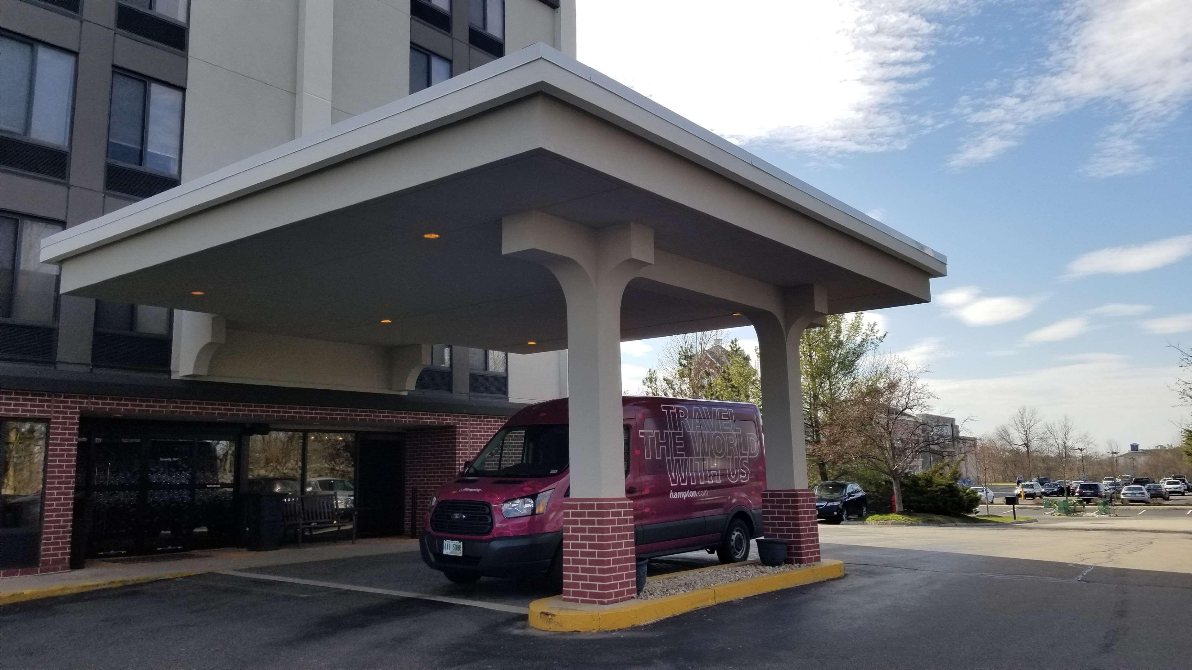 Hampton Inn Portsmouth Central Exterior photo