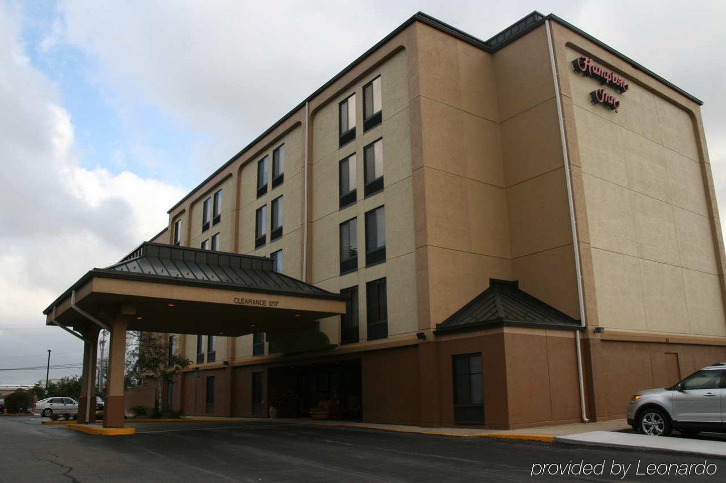 Hampton Inn Portsmouth Central Exterior photo