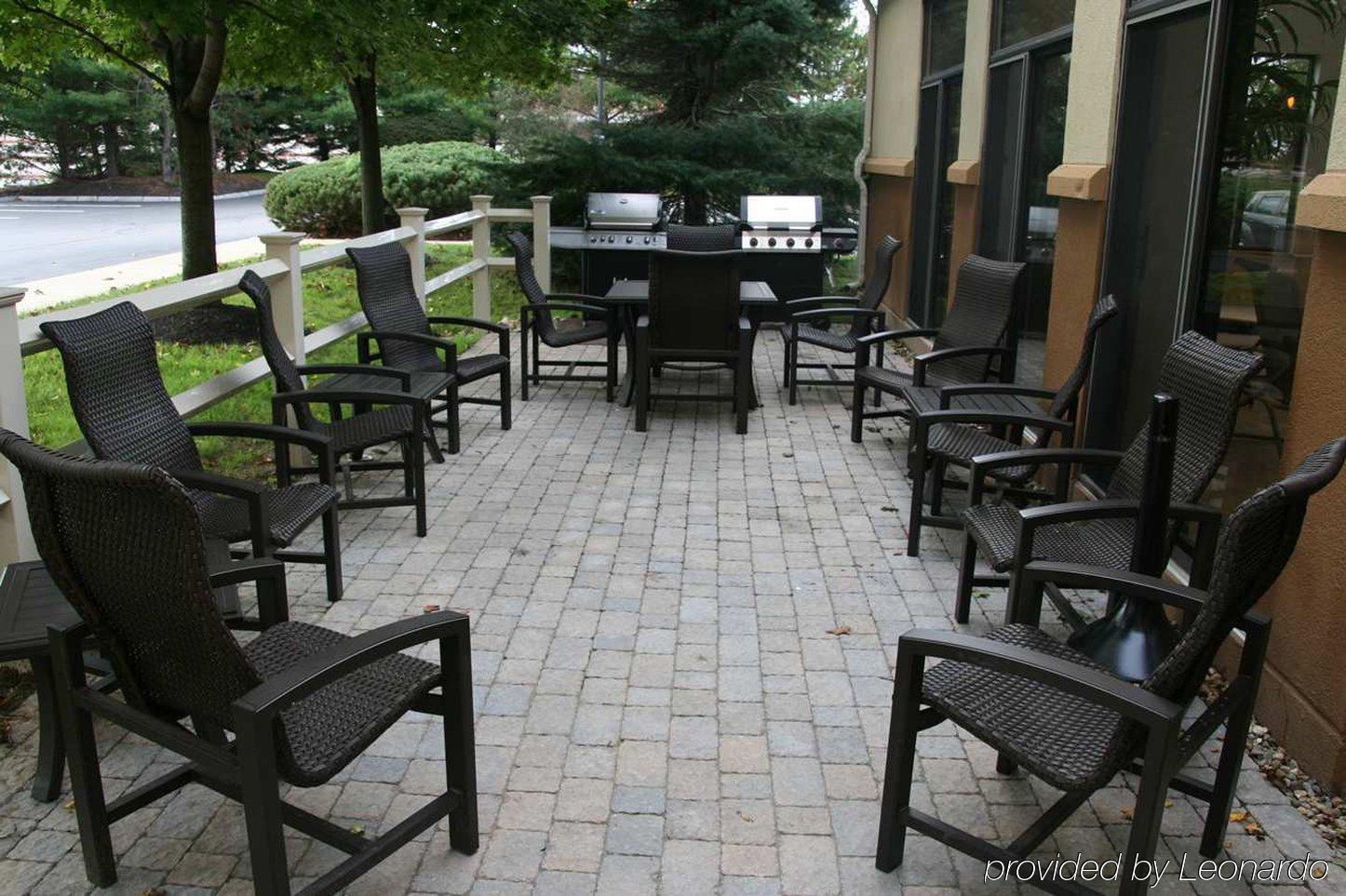 Hampton Inn Portsmouth Central Amenities photo