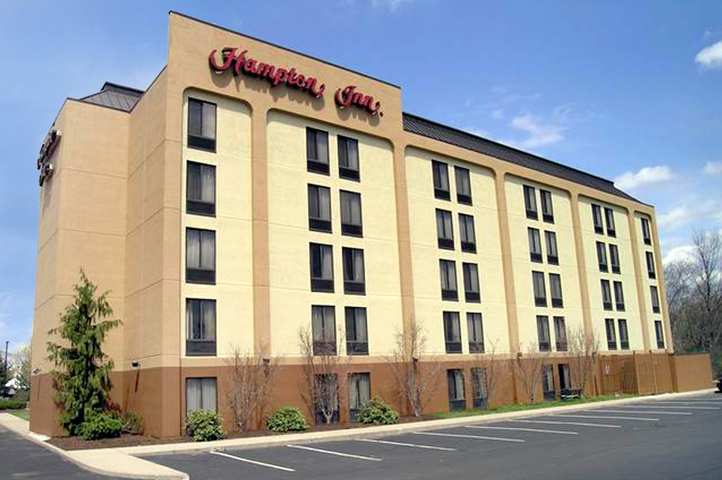 Hampton Inn Portsmouth Central Exterior photo